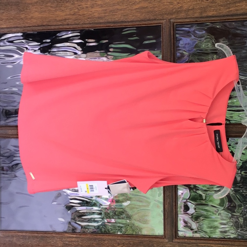 Womens sleeveless blouse, new with tags